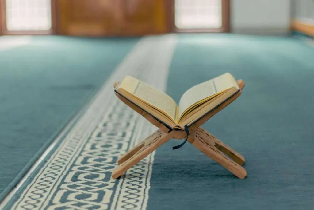 Can the Quran Touch the Floor?